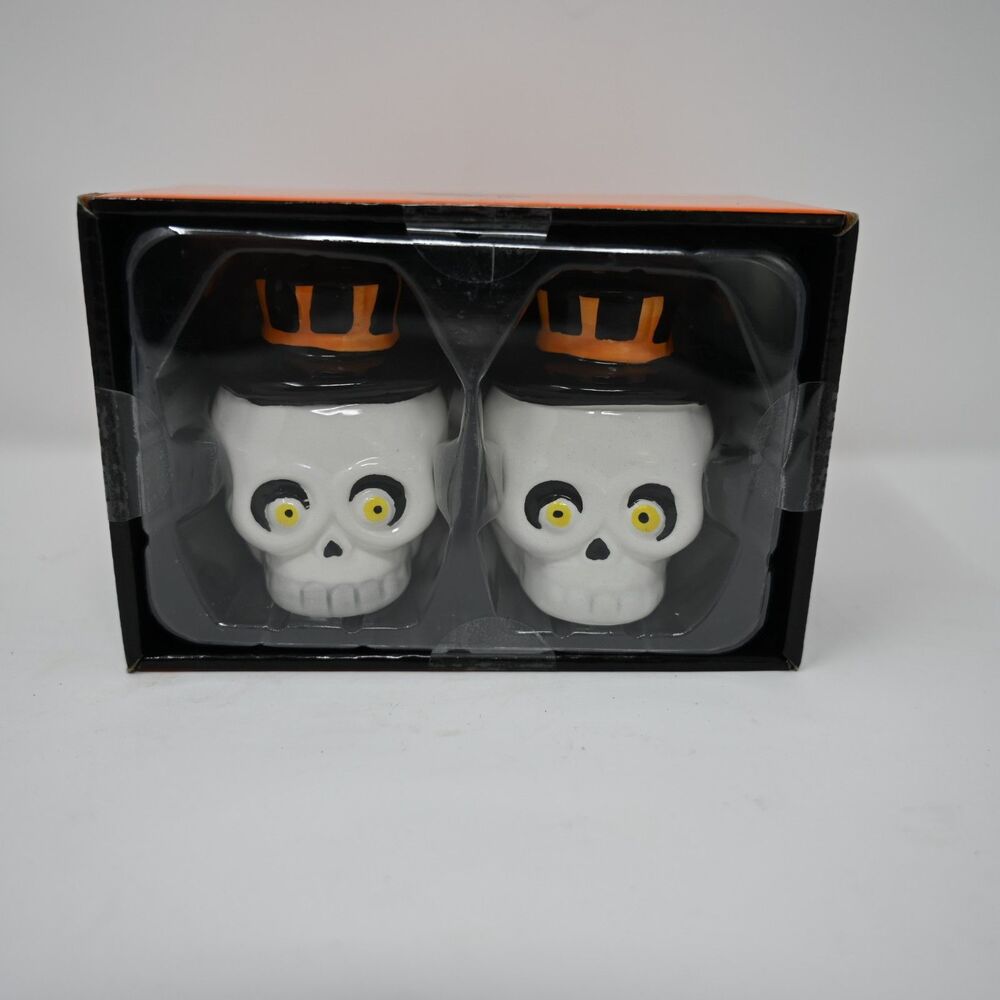 Jack O’ Lantern Lane Skull Top Hat Halloween Salt & Pepper Shaker Set